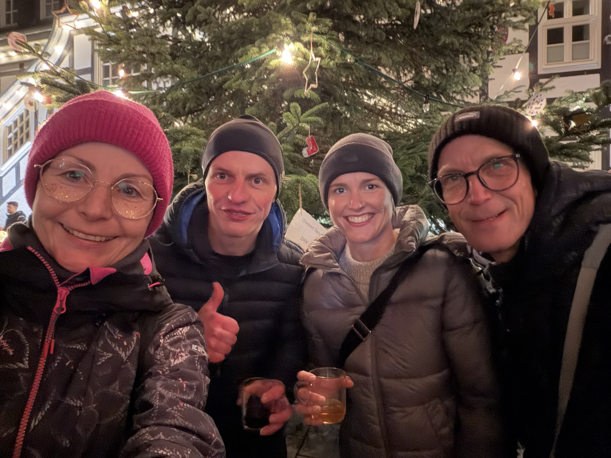 IMG_0219 Nach dem Lauf auf dem Weihnachtsmarkt<br />
Bild: Nicole Franzke