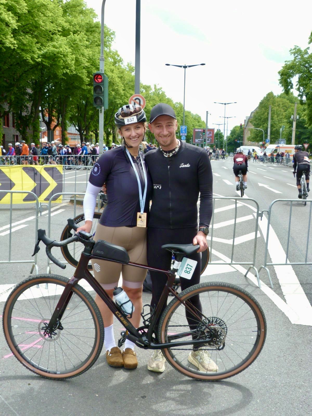 f3634c98-1492-4566-98be-dd66f45ae608 Anna Lena und Stefan im Ziel;<br />
Bild: Stefan Kischel