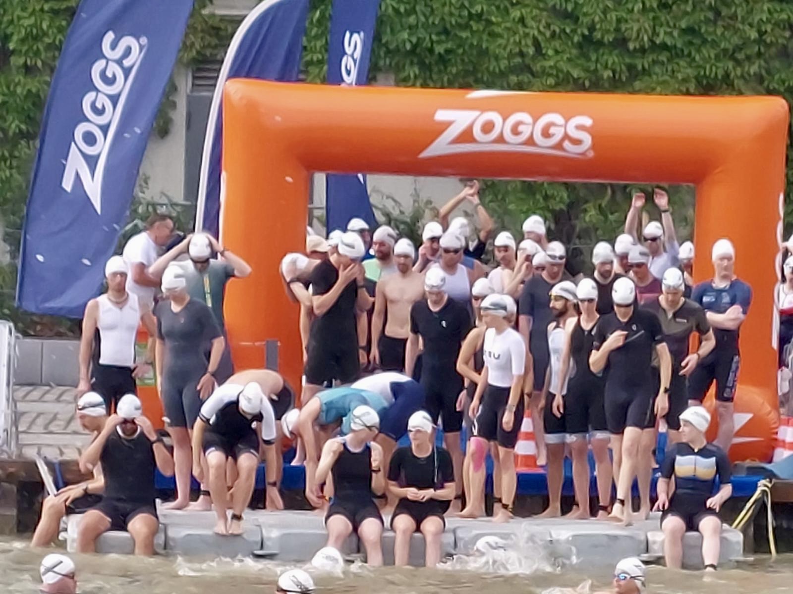 15361b04-10c2-428c-b78e-81bd2ec84598 Der Schwimmstart;<br />
Bild: Stefan Kischel