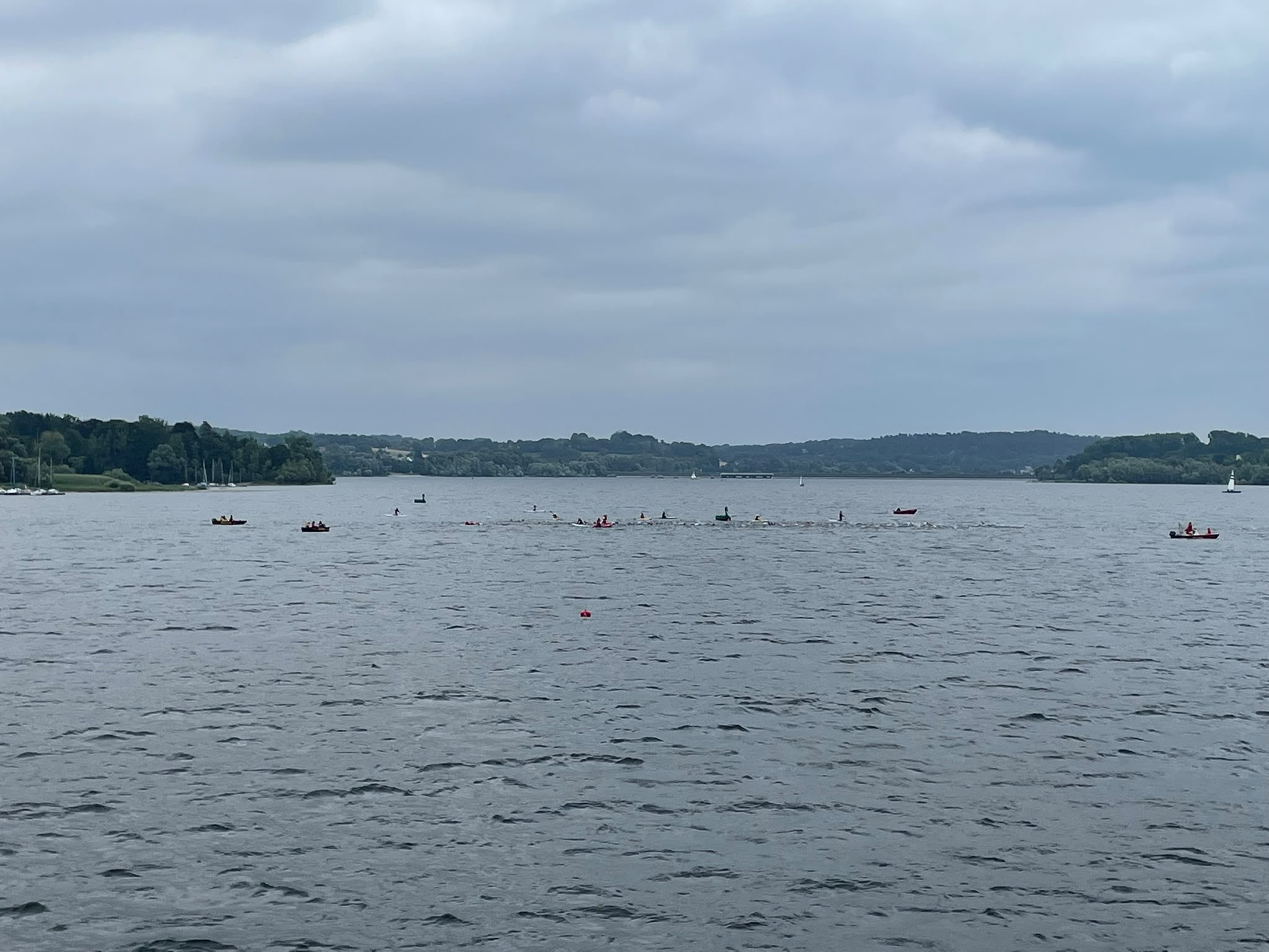 dd8455e4-6c61-46c4-807e-6579e93f031e Schwimmen im Möhnesee;<br />
Bild: Stefan Kischel
