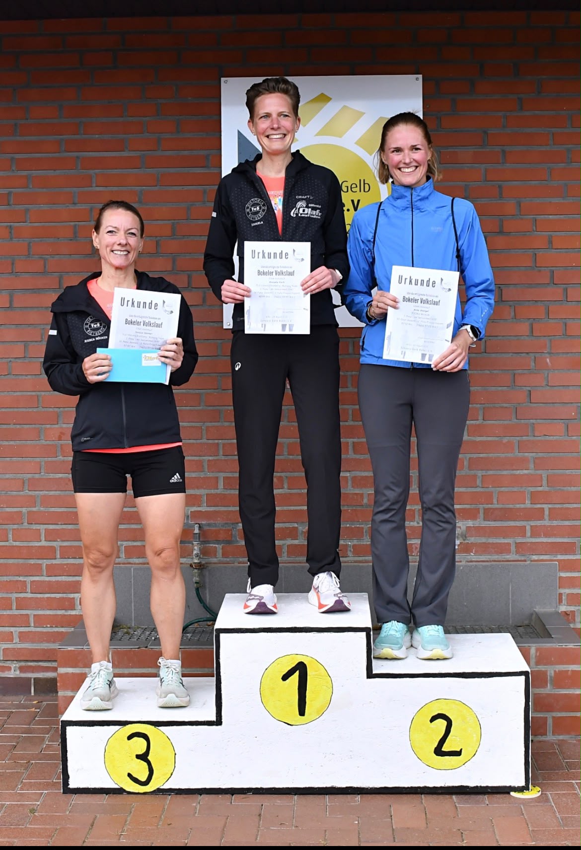 758b2bb2-ce72-4889-a8d2-18322f461b4e Anna bei der Siegerehrung, Bild: Anna Stengel